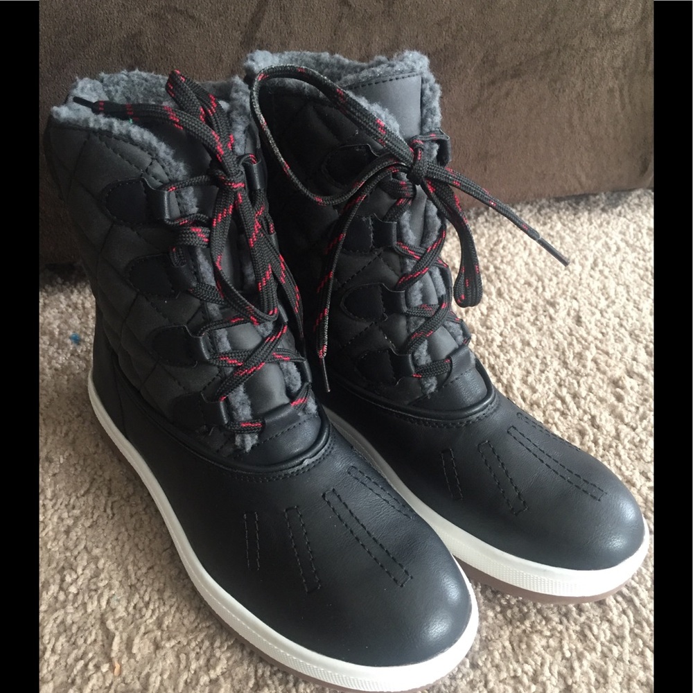 Women’s snow boots